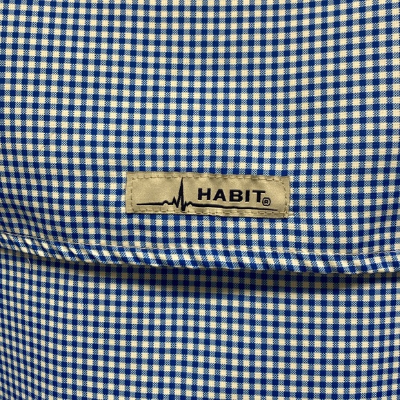 Fly fishing shirt in excellent condition. Never worn. - Picture 3 of 5